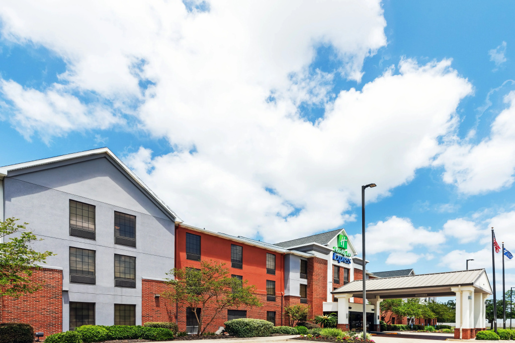 Holiday Inn Express & Suites Sulphur (Lake Charles) by IHG