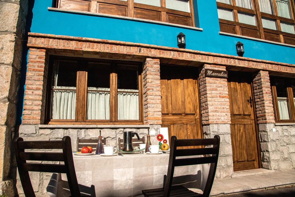 apartamentos rurales marrubiu playa de Poo
