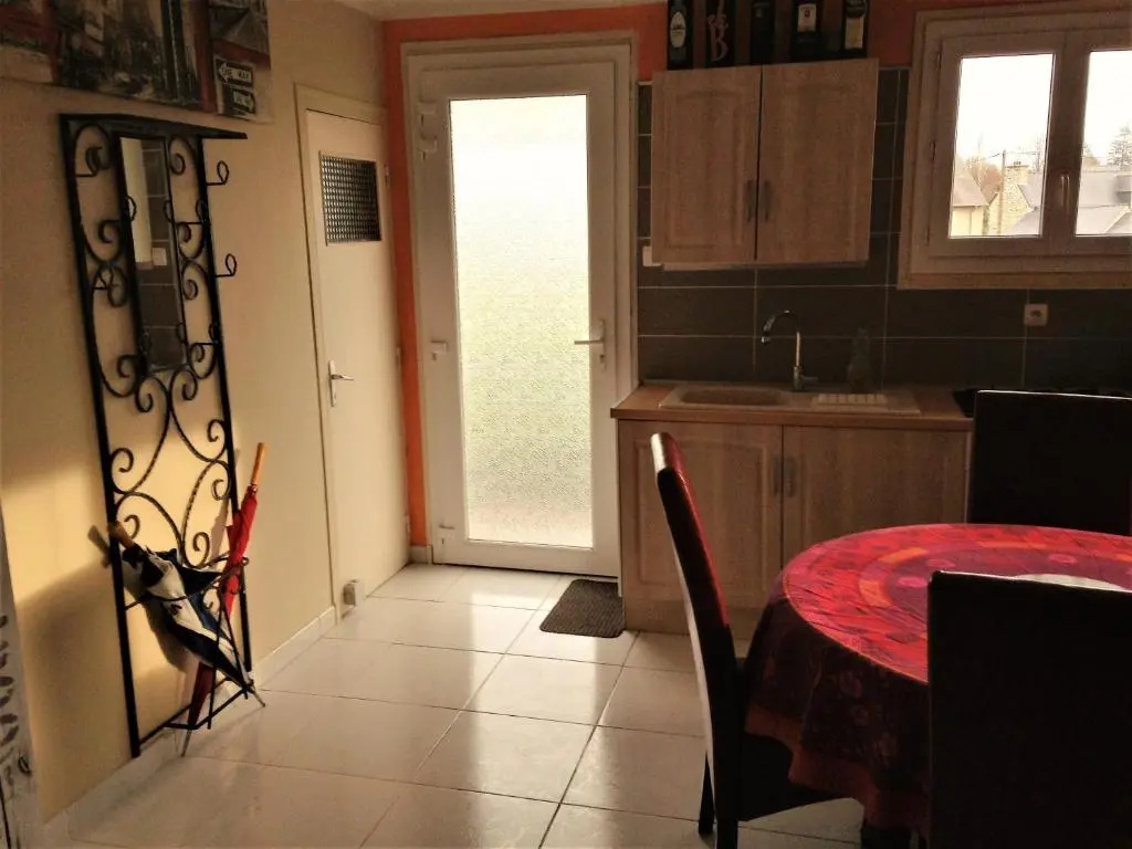 Voir la photo 1 — Maison au centre de Camazen