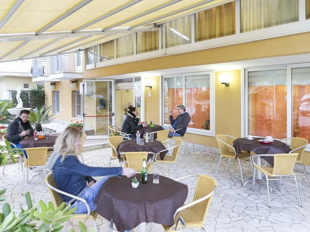 Hotel photo 12