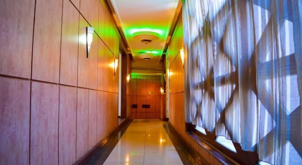 Lobby & Reception