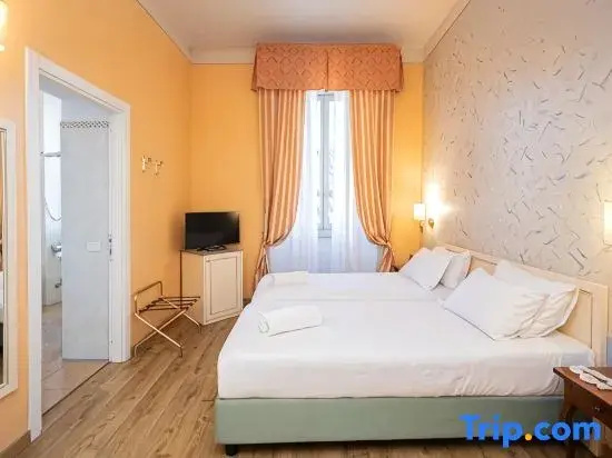 Superior room with partial view