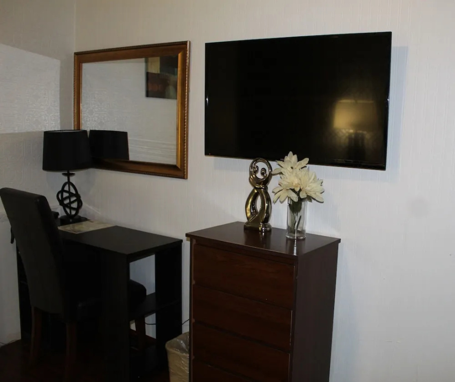 Economy room