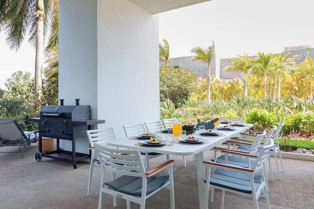 Spectacular Beachfront Garden House at Tres Mares