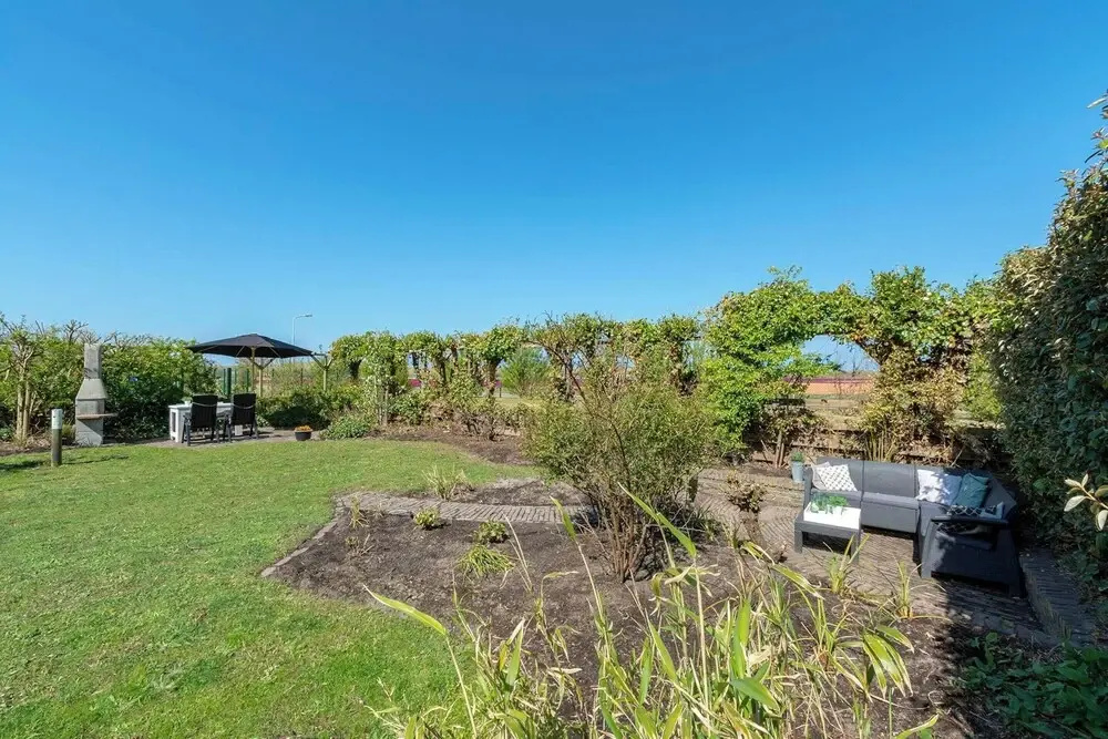 Villa w/ Electric Charging & Parking