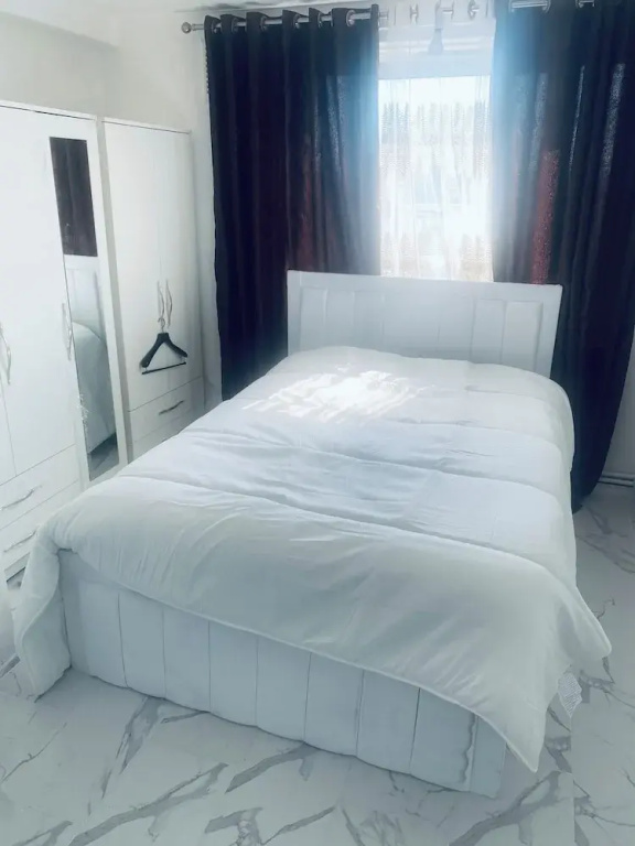 Cozy Studio Retreat in Mitcham