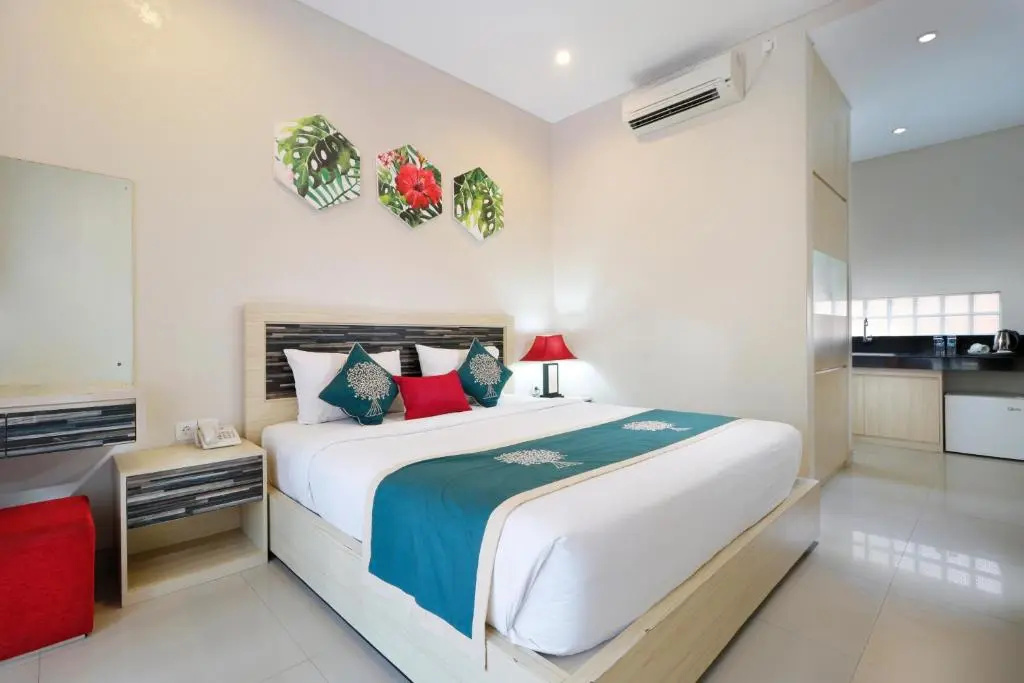 Sari Double room with pool view (full double bed)