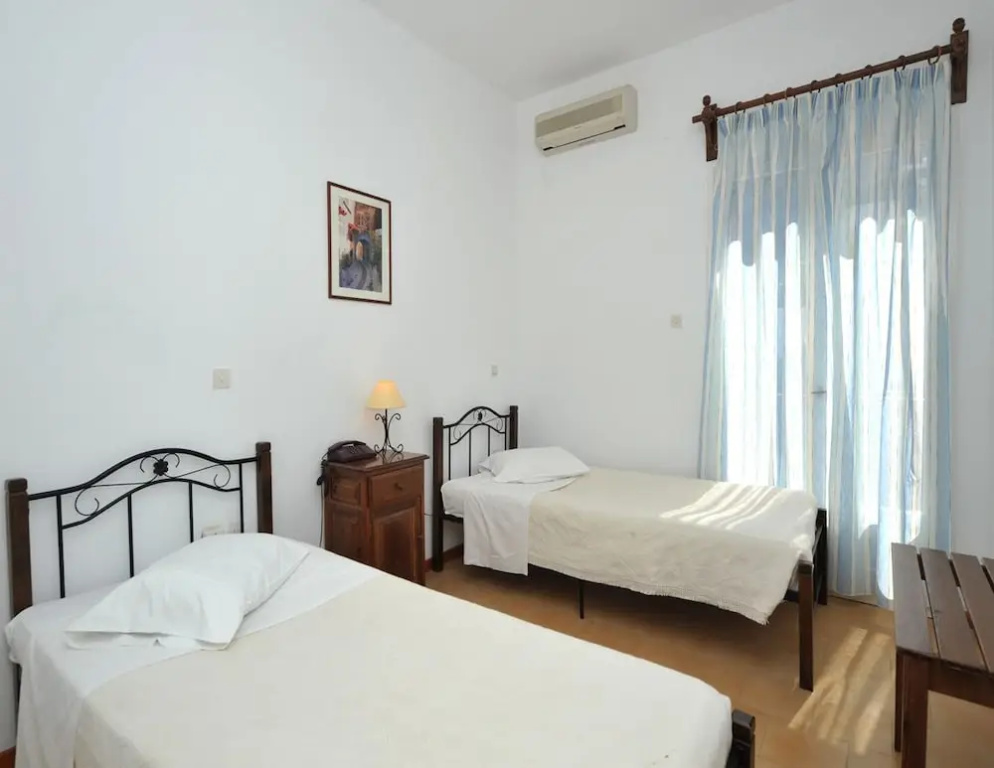 Hotel Eri — 1