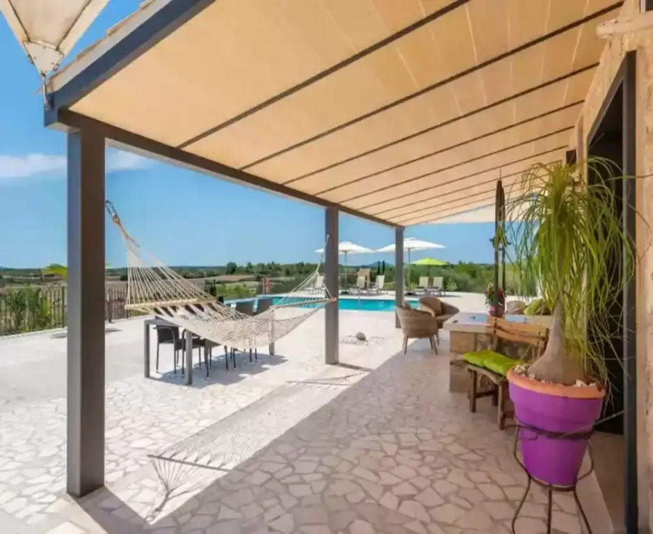 - House In
