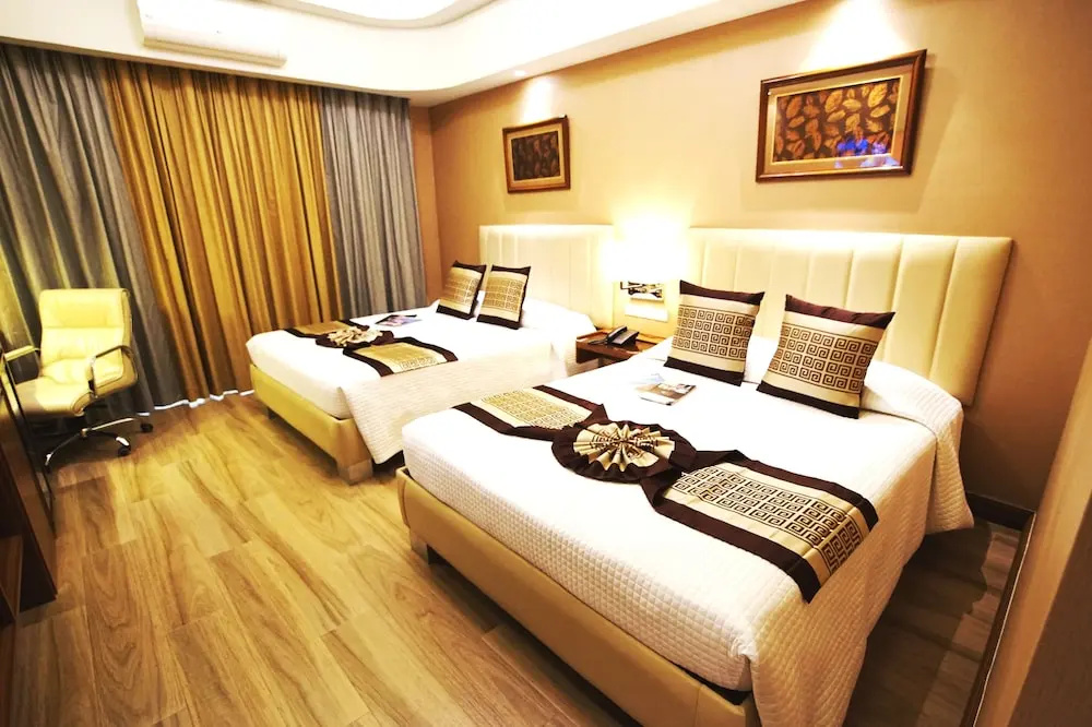 Deluxe Double room (full double bed)