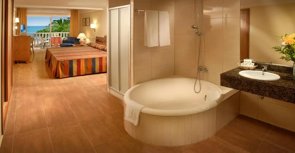 Mediterráneo Bay Hotel & Resort - Général