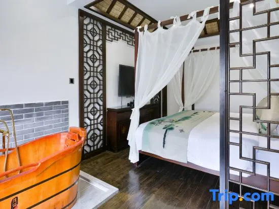 Standard Double room with balcony and with river view (full double bed)