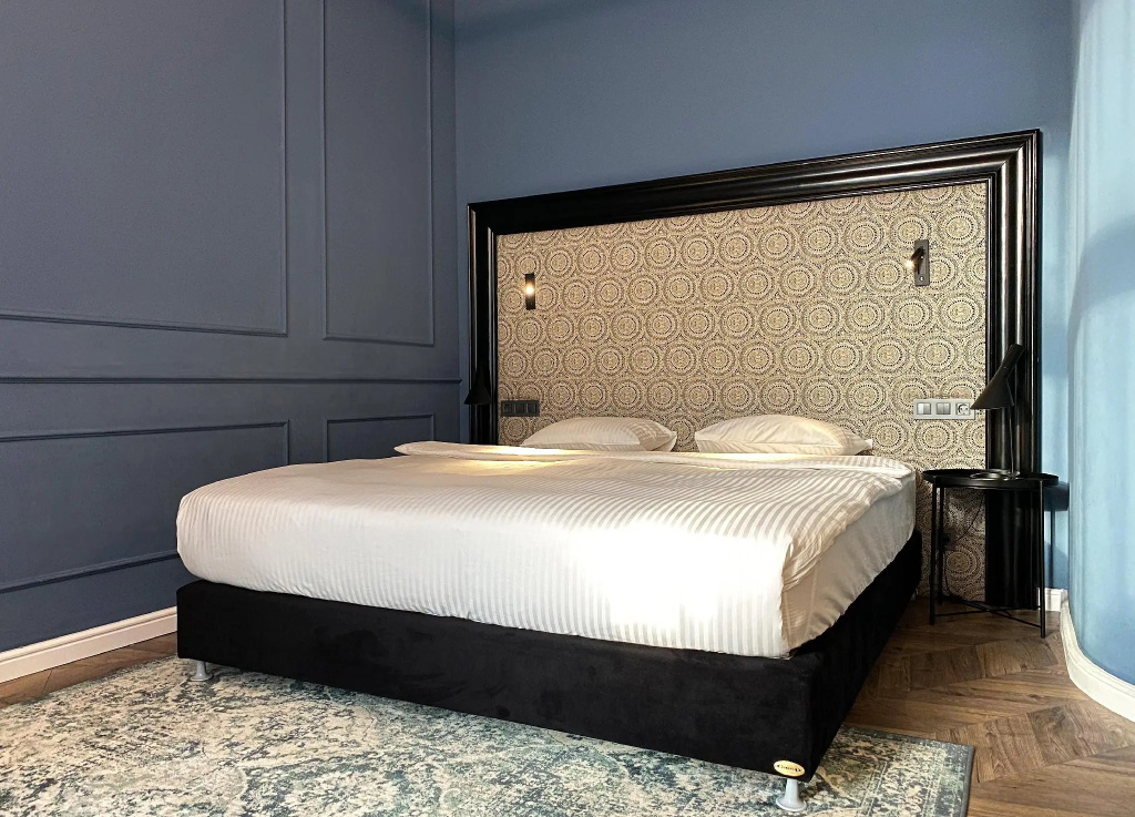Deluxe Double room (full double bed)