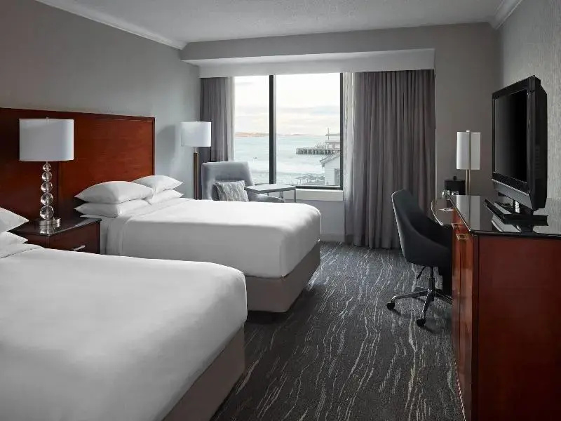 Standard Quadruple Club room