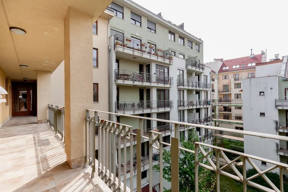 Club 99 Apartments