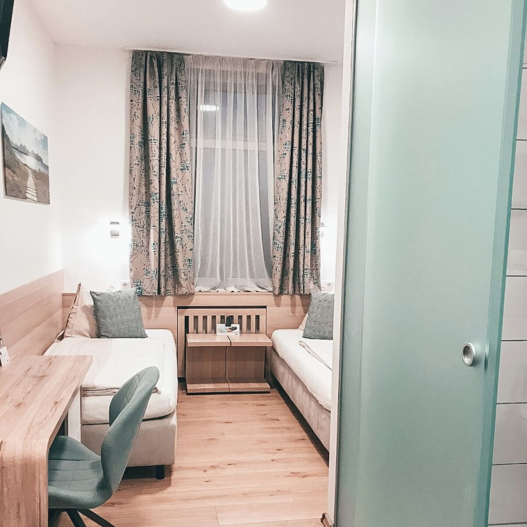 Economy room