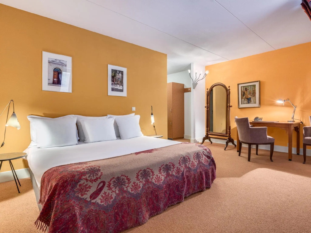 Superior room