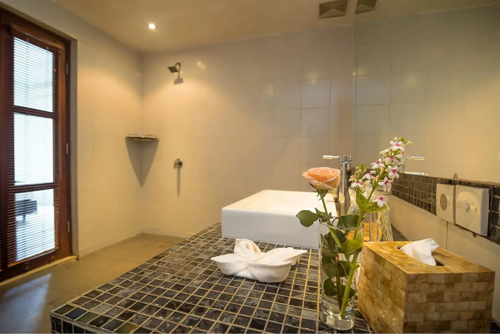 2 Bedrooms Villa