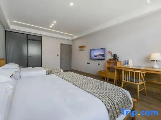 5 Bedrooms Suite