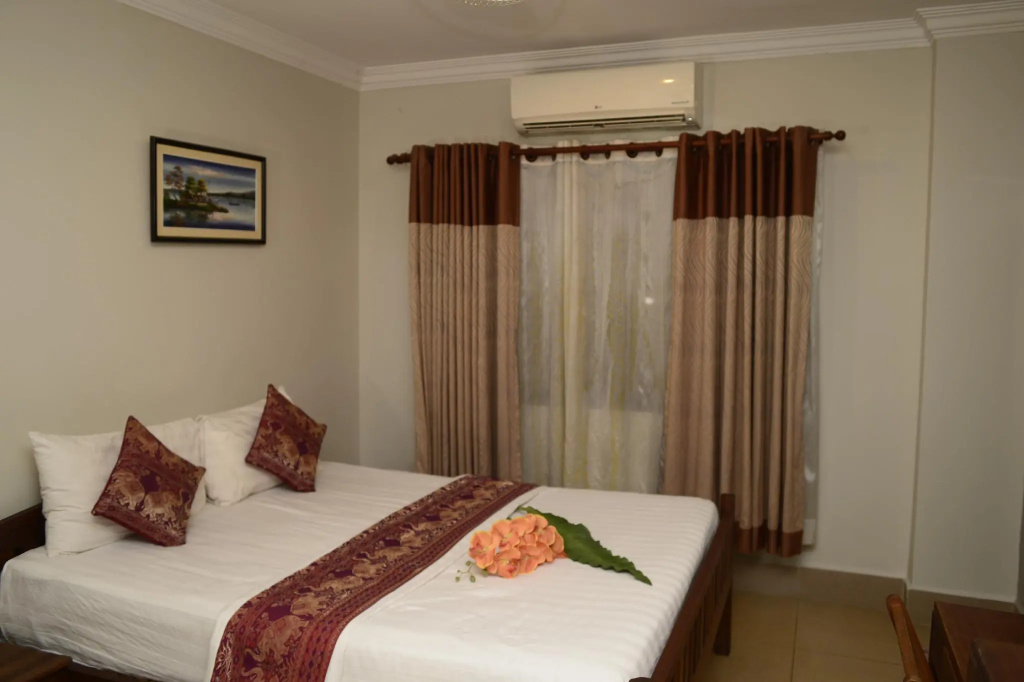 Standard Double room (full double bed)