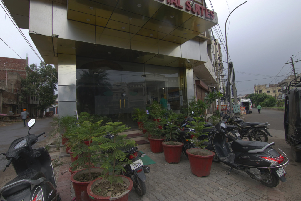 FabHotel Sallow Grand