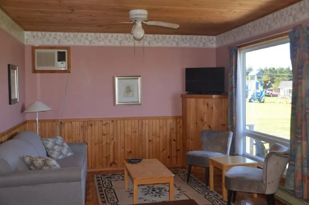 2 Bedrooms Cottage