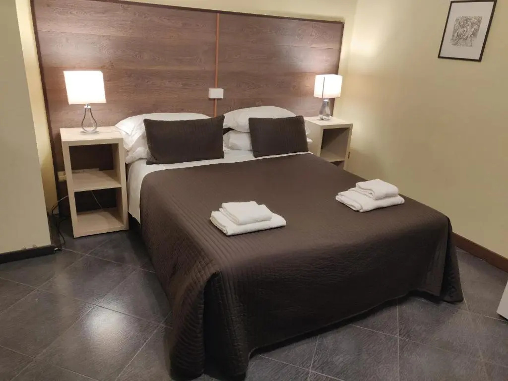 Standard Double room (full double bed)