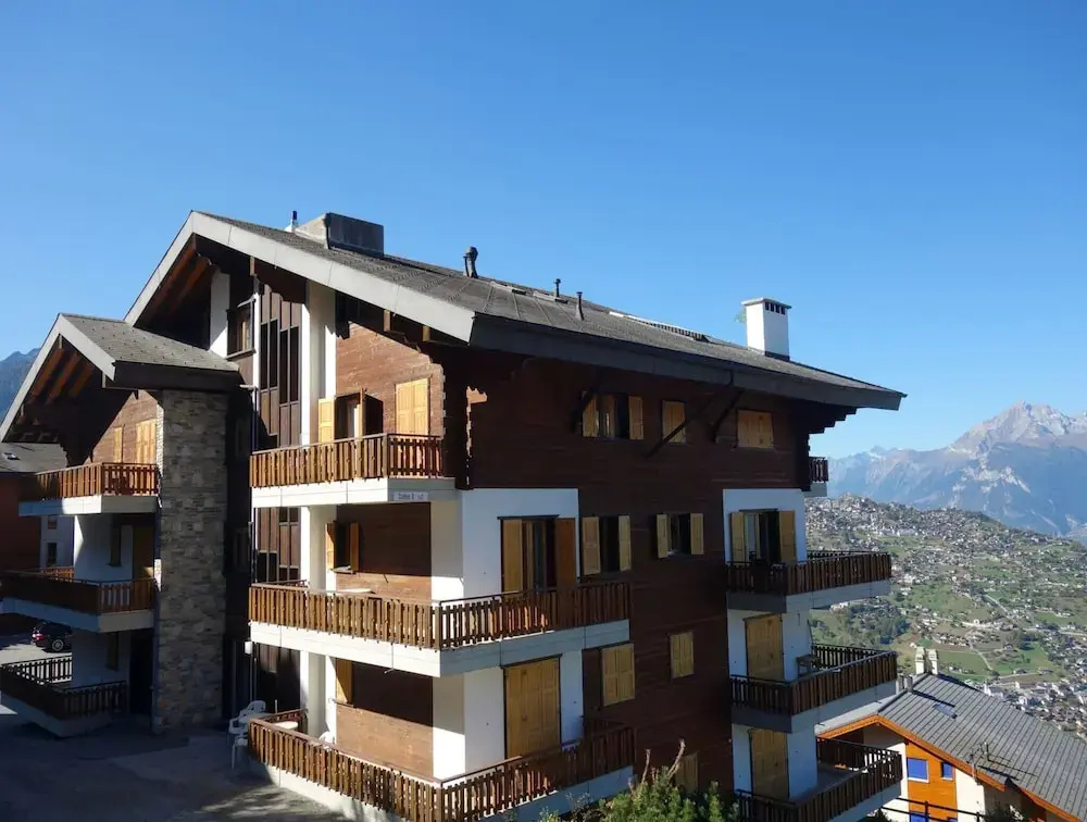 Luxury Apartment Amidst Hills