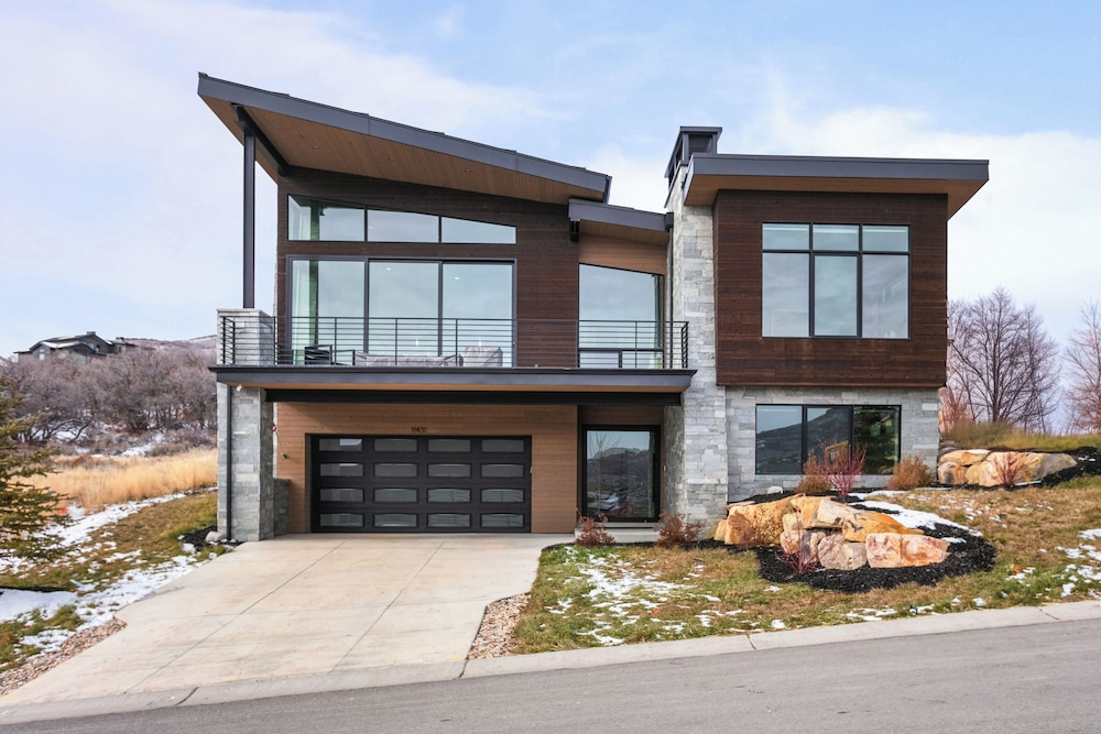 Family Friendly Ski House 5 Bedroom Home