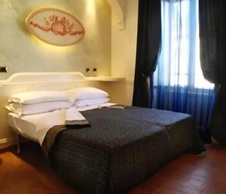 Double room (full double bed)
