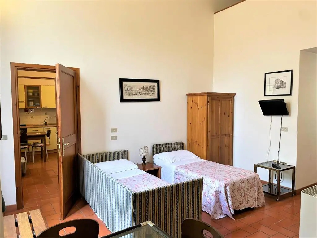 2 Bedrooms Apartment