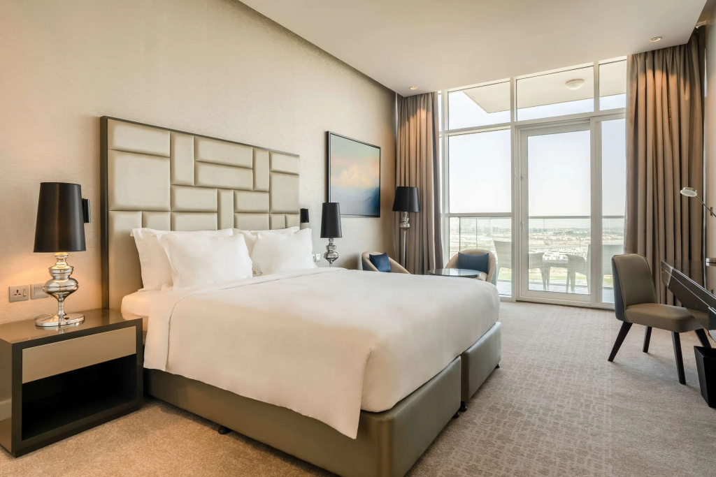 Radisson Dubai Damac Hills — фото