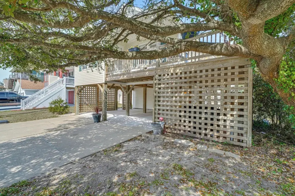 Walk to Beach & Boat Ramp: Home w/ Outdoor Area