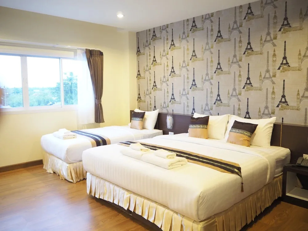Suksomboon Hotel - Chambres