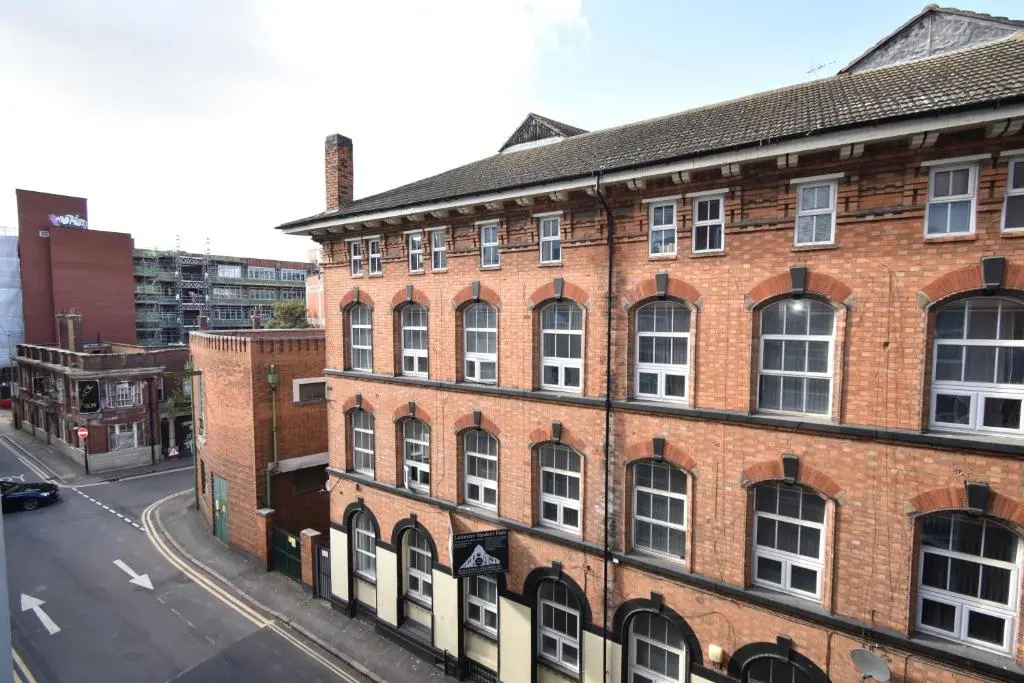 Gorgeous Spacious 2 Bed 2 Bath Apartment
