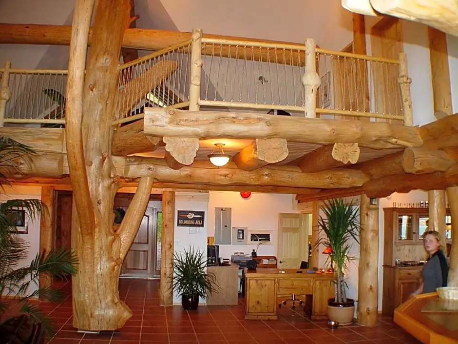 Lobby & Reception
