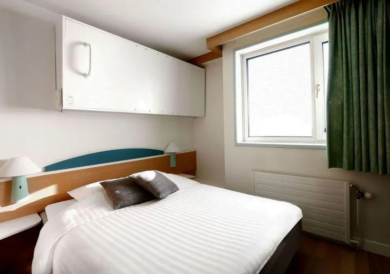 Economy room