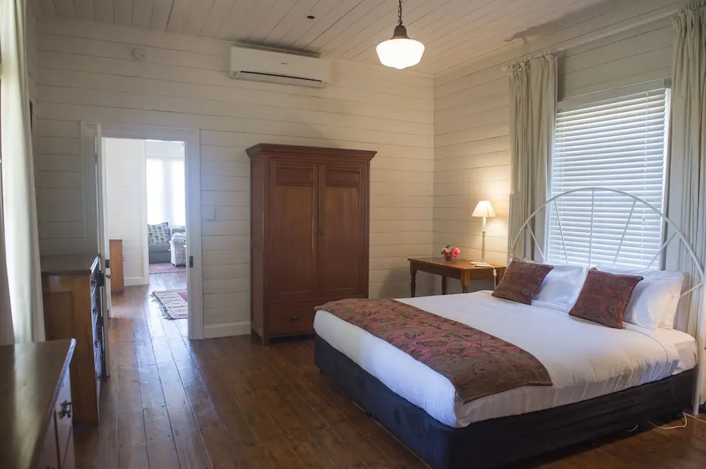 Comfort Double Suite with land view (full double bed)