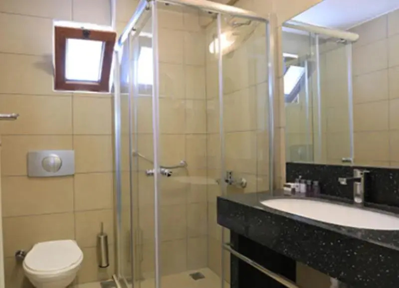 2 Bedrooms Standard Family room with balcony