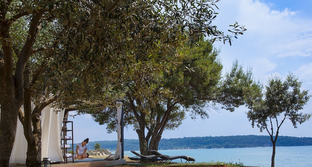 Beach & Waterfront