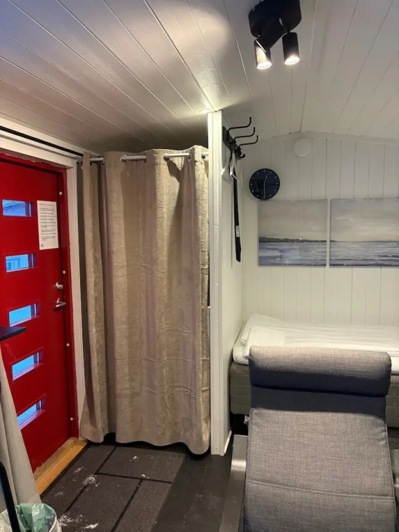 Comfort room