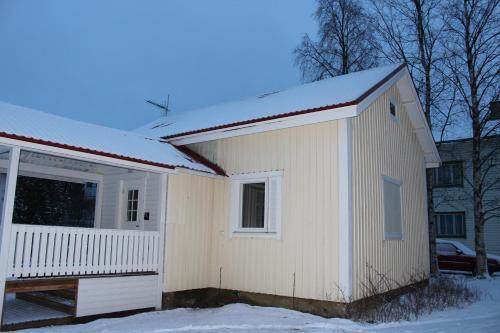 Hotelli Aakenus Oy by null