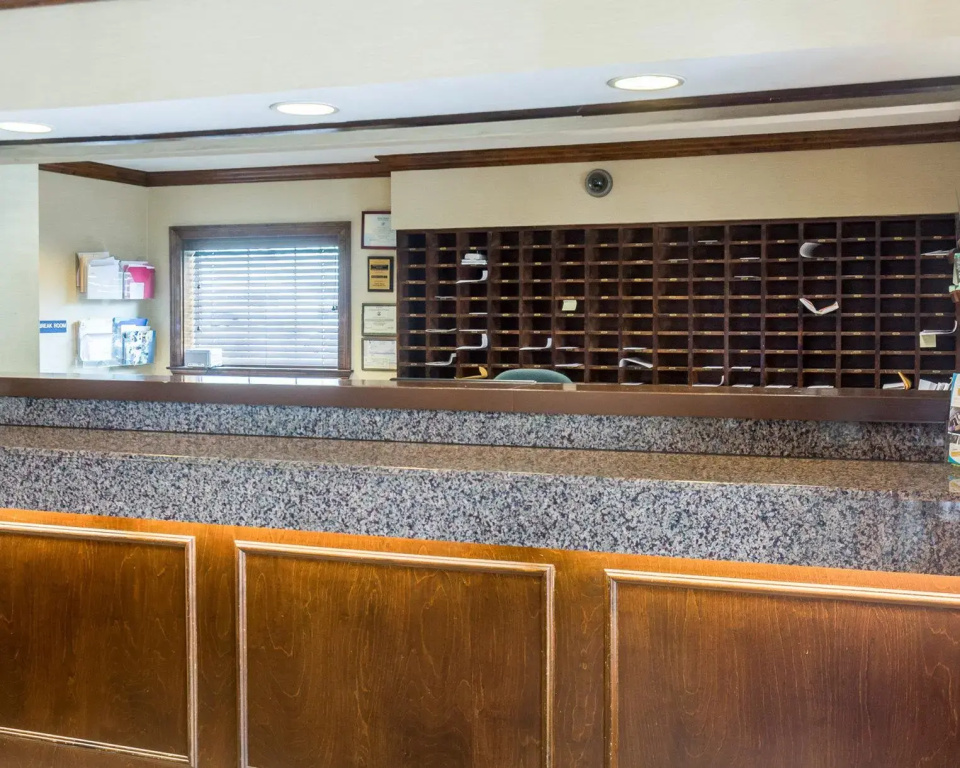 Lobby & Reception