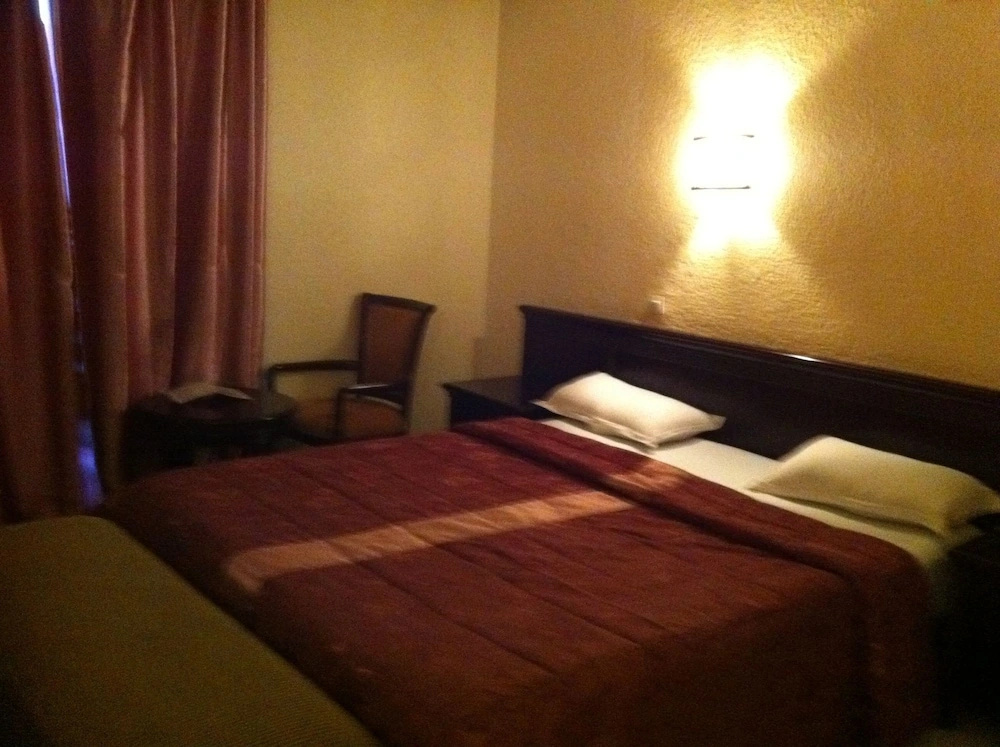 Deluxe Double room with balcony (full double bed)