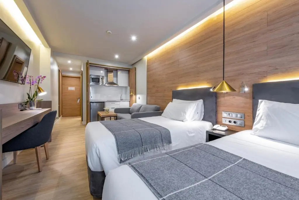 Premium Twin room (twin beds)