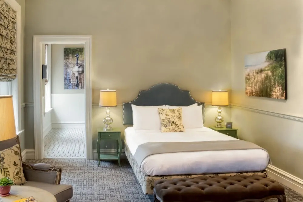 Premier room