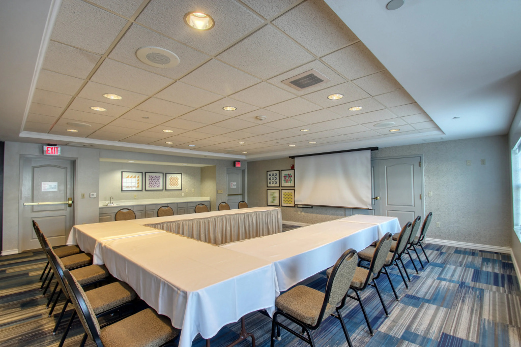 Holiday Inn Express Hotel & Suites Milwaukee Airport by IHG - Général