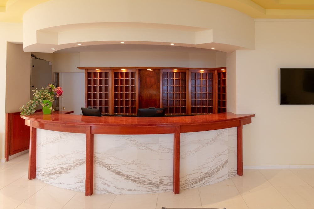 Lobby & Reception