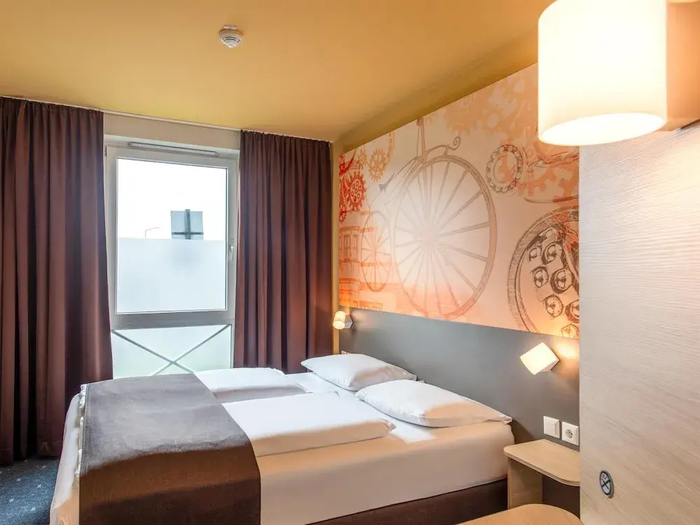 Double room (full double bed)