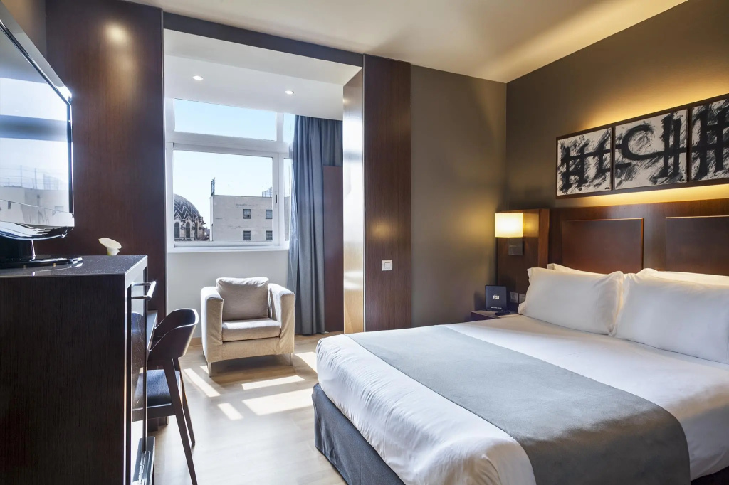 Double room (full double bed)